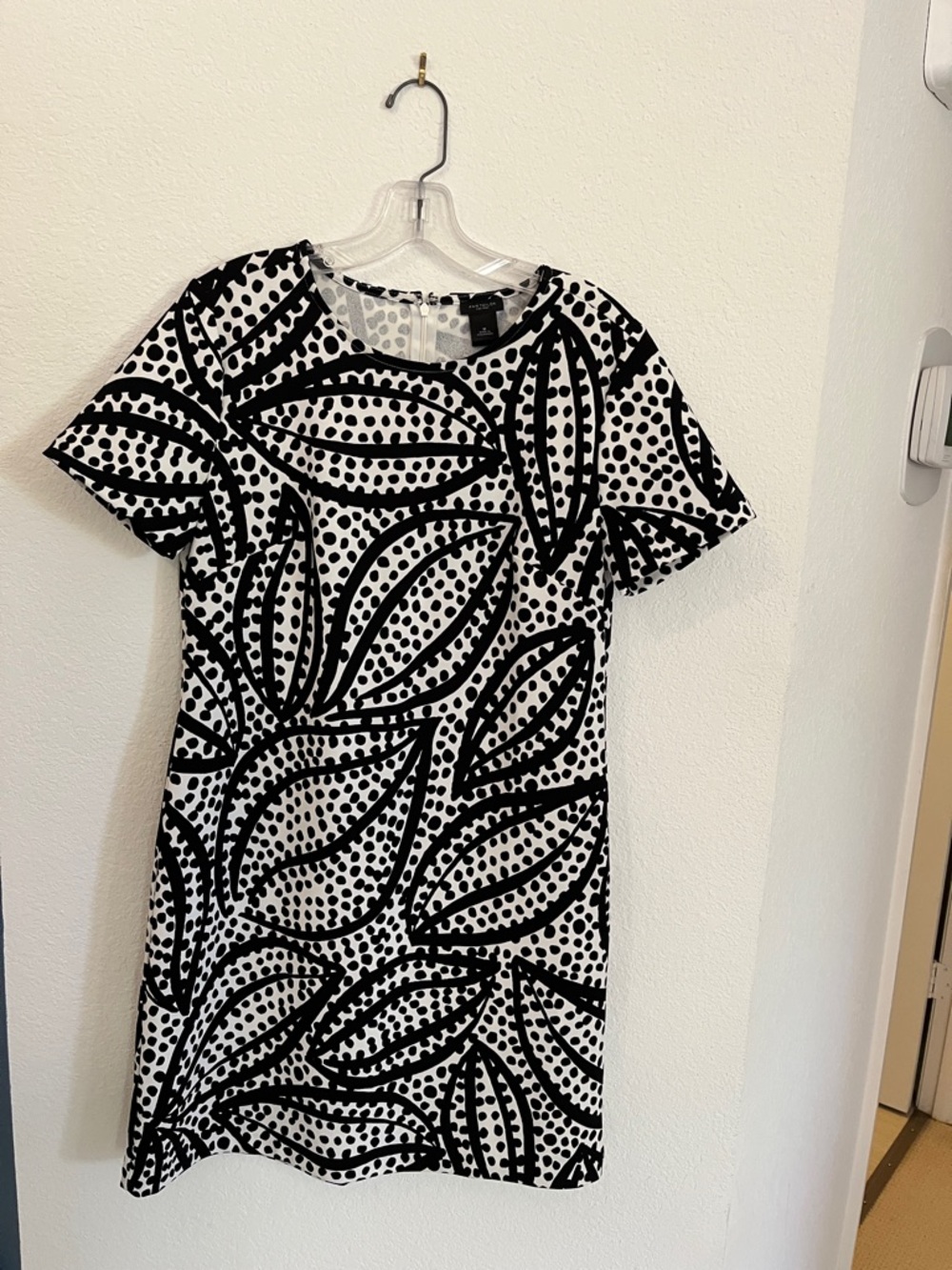 Ann Taylor Factory Black & White Leaf Dot Shift Dress